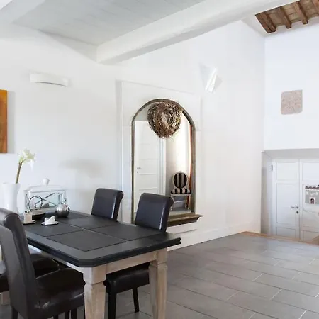 La Colombaia Nel Castello Apartment *